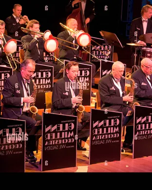 In The Christmas Mood with Glenn Miller Orchestra